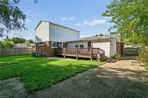 Exterior - 12 Markham Dr, Hampton, VA 23669 photo 7 of 8