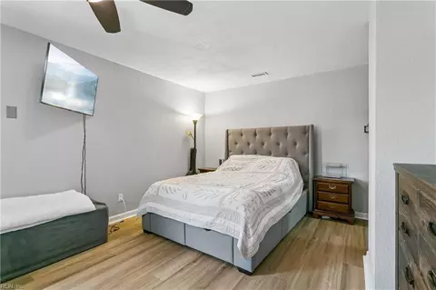 Bedroom - 12 Markham Dr, Hampton, VA 23669 photo 3 of 5