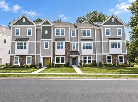 4307 Abercorn Dr #103, Suffolk, VA 23435