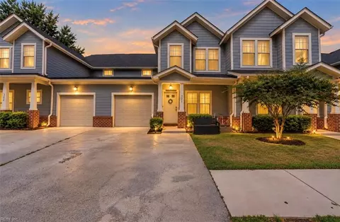 200 Seasons Cir #305, Suffolk, VA 23434