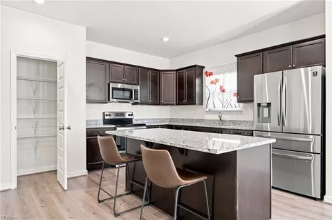 Kitchen - 7607 Old Guild Rd, Richmond, VA 23237 photo 3 of 4