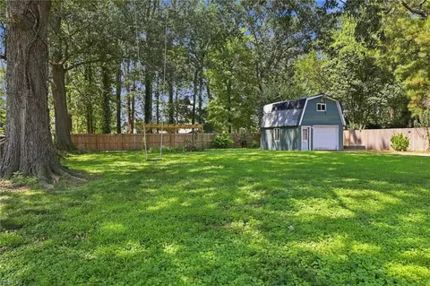 Exterior - 2615 Cedar Rd, Chesapeake, VA 23323 photo 5 of 7