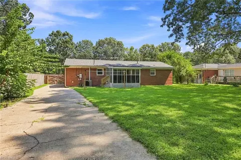 Exterior - 2615 Cedar Rd, Chesapeake, VA 23323 photo 3 of 7
