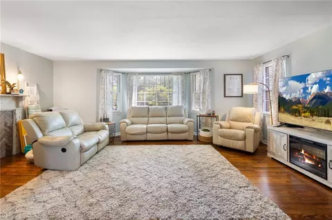 312 Thelmar Ln, Portsmouth, VA 23701