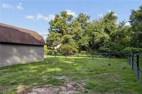 Exterior - 219 Wind Mill Point Rd, Hampton, VA 23664 photo 8 of 10