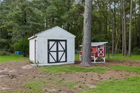 Exterior - 219 Wind Mill Point Rd, Hampton, VA 23664 photo 9 of 10