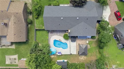 5 Lynn Dr, Portsmouth, VA 23707