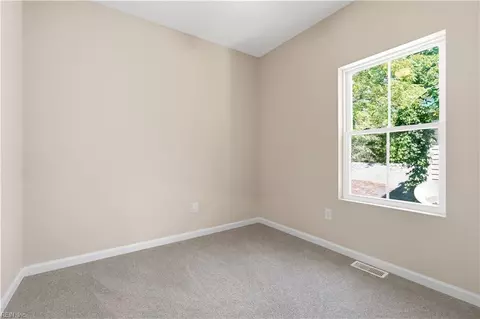 Bedroom - 2511 Middle Ave, Norfolk, VA 23504 photo 2 of 6