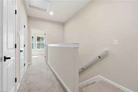 Entry Way - 2511 Middle Ave, Norfolk, VA 23504 photo 7 of 7