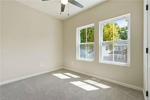 Bedroom - 2511 Middle Ave, Norfolk, VA 23504 photo 6 of 6