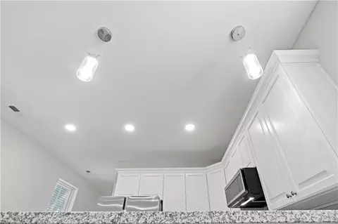 Kitchen - 2511 Middle Ave, Norfolk, VA 23504 photo 4 of 4