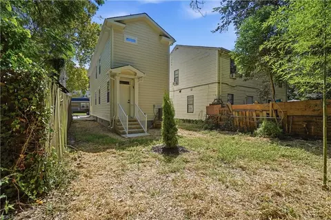 Exterior - 2511 Middle Ave, Norfolk, VA 23504 photo 6 of 7