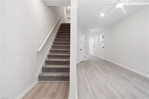 Entry Way - 2511 Middle Ave, Norfolk, VA 23504 photo 3 of 7