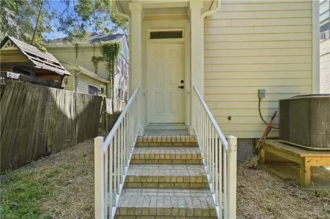 Exterior - 2511 Middle Ave, Norfolk, VA 23504 photo 4 of 7