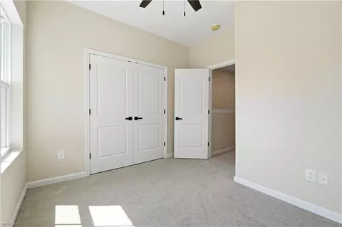 Bedroom - 2511 Middle Ave, Norfolk, VA 23504 photo 4 of 6