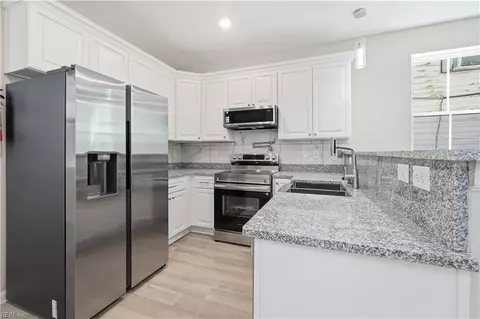 Kitchen - 2511 Middle Ave, Norfolk, VA 23504 photo 1 of 4