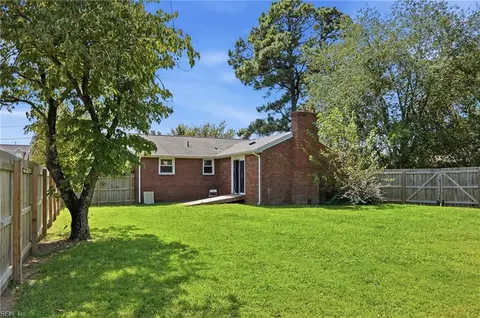 Exterior - 3 Battle Rd, Hampton, VA 23666 photo 3 of 5