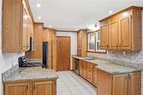 Kitchen - 3 Battle Rd, Hampton, VA 23666 photo 3 of 3