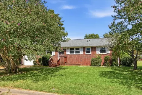 Exterior - 3 Battle Rd, Hampton, VA 23666 photo 2 of 5