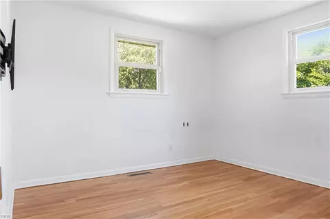 Bedroom - 3 Battle Rd, Hampton, VA 23666 photo 5 of 8