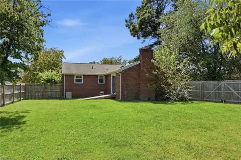 Exterior - 3 Battle Rd, Hampton, VA 23666 photo 4 of 5