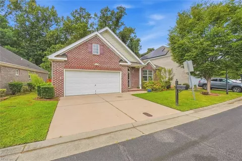 130 Lighthouse Dr #98, Portsmouth, VA 23703