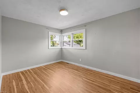 Bedroom - 13 Catalina Dr, Hampton, VA 23664 photo 2 of 10