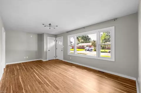 Living - 13 Catalina Dr, Hampton, VA 23664 photo 5 of 6