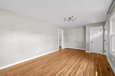 Living - 13 Catalina Dr, Hampton, VA 23664 photo 4 of 6