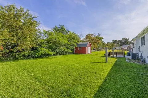 Exterior - 13 Catalina Dr, Hampton, VA 23664 photo 7 of 7