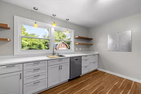 Kitchen - 13 Catalina Dr, Hampton, VA 23664 photo 4 of 4