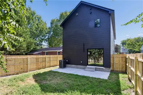 Exterior - 1216 West Ave, Hampton, VA 23669 photo 3 of 6