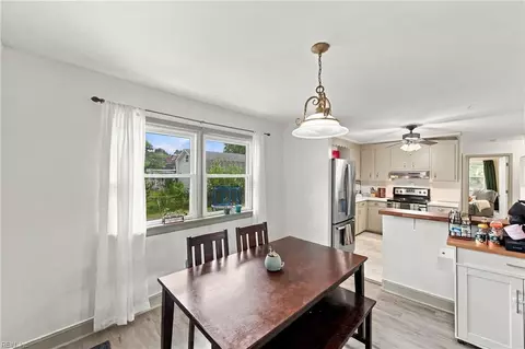 Dining - 110 Southerland Dr, Hampton, VA 23669 photo 2 of 3
