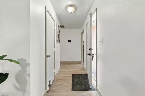 Entry Way - 110 Southerland Dr, Hampton, VA 23669 photo 1 of 3
