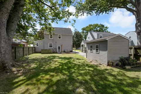 Exterior - 114 Braddock Rd, Hampton, VA 23661 photo 9 of 11