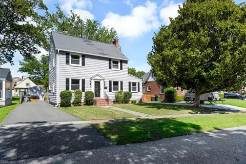 Exterior - 114 Braddock Rd, Hampton, VA 23661 photo 3 of 11