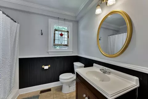 Bath - 114 Braddock Rd, Hampton, VA 23661 photo 1 of 3