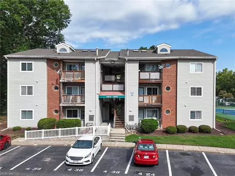 12632 Daybreak Cir, Newport News, VA 23602