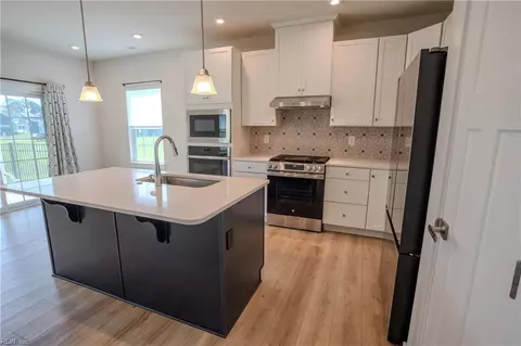Kitchen - 148 Ayrshire Loop, Smithfield, VA 23430 photo 2 of 3