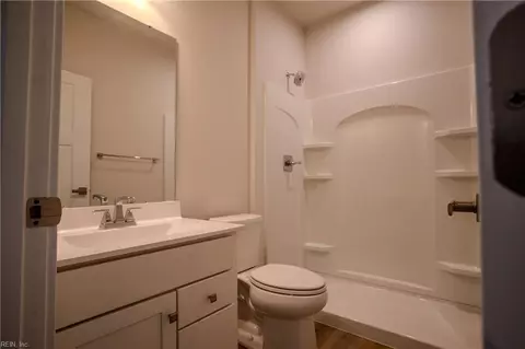 Bath - 148 Ayrshire Loop, Smithfield, VA 23430 photo 1 of 2
