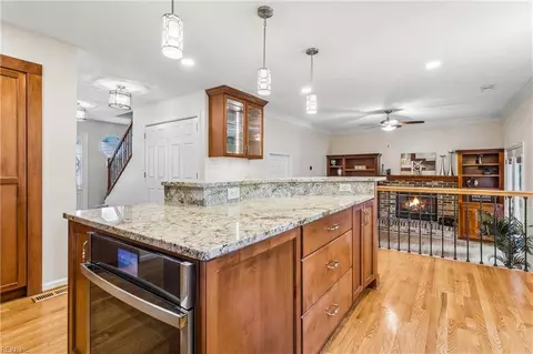 Kitchen - 15 Ruth Cir, Hampton, VA 23666 photo 3 of 6