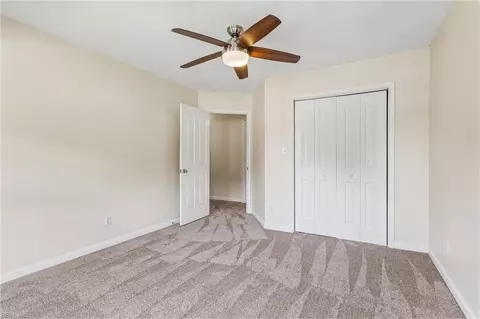 Bedroom - 15 Ruth Cir, Hampton, VA 23666 photo 6 of 8