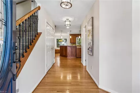 Entry Way - 15 Ruth Cir, Hampton, VA 23666 photo 1 of 4