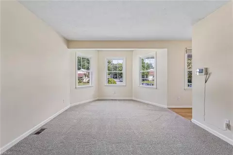 Living - 15 Ruth Cir, Hampton, VA 23666 photo 4 of 6