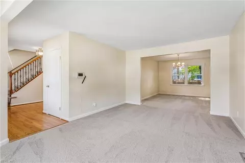 Living - 15 Ruth Cir, Hampton, VA 23666 photo 2 of 6