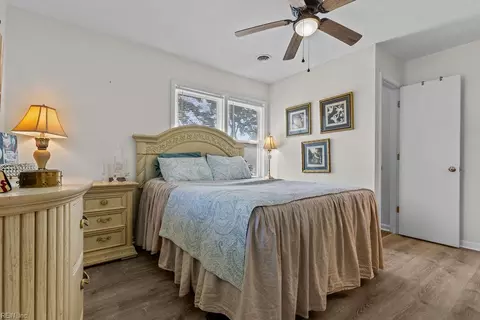 Bedroom - 127 Beechwood Dr, Suffolk, VA 23434 photo 3 of 5