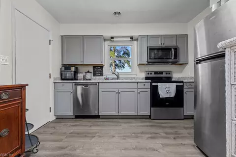 Kitchen - 127 Beechwood Dr, Suffolk, VA 23434 photo 1 of 1