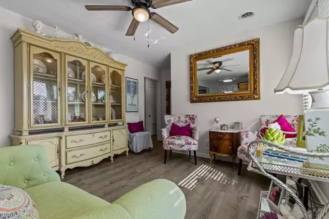 Living - 127 Beechwood Dr, Suffolk, VA 23434 photo 1 of 2
