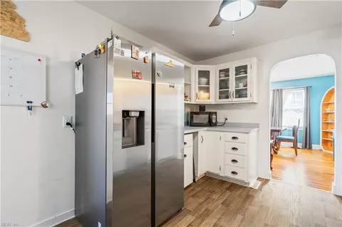 Kitchen - 318 E Gilpin Ave, Norfolk, VA 23503 photo 5 of 5