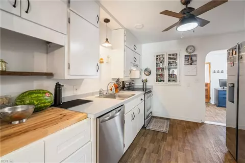 Kitchen - 318 E Gilpin Ave, Norfolk, VA 23503 photo 2 of 5